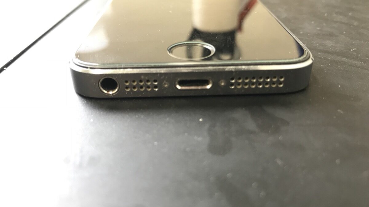 iPhone5sライトニングコネクター修理2018-03-15