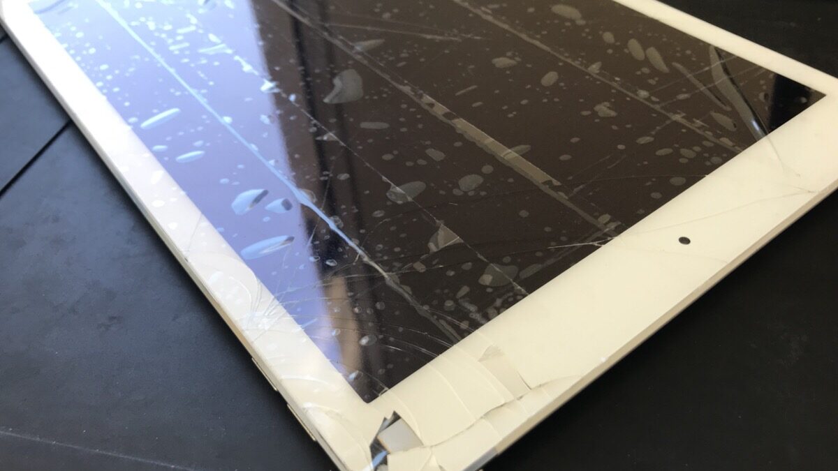 iPadの画面が割れていると危険がいっぱい！