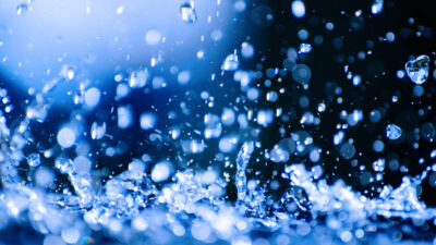 雨の日はiPhoneの水濡れにご注意ください！