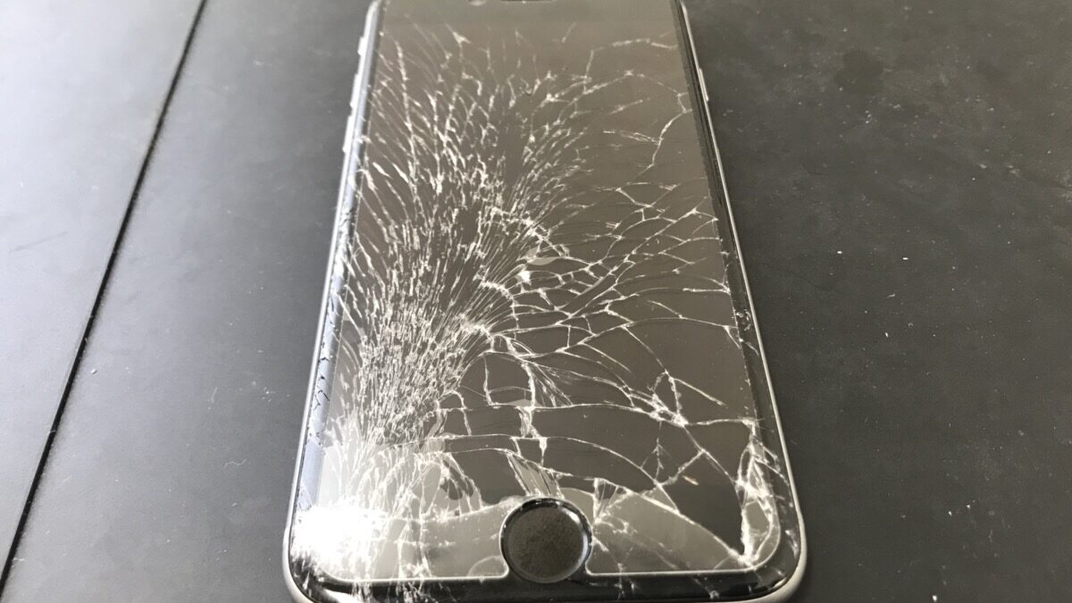 iPhoneのガラス割れ…修理しませんか？