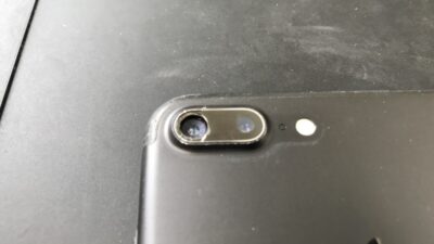 iPhoneの画面割れだけじゃない！カメラガラス割れ修理