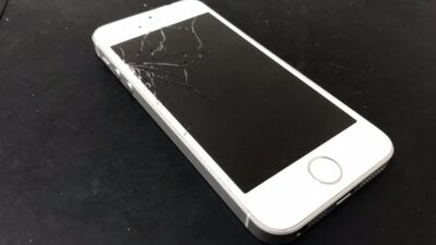 最安値でiPhoneSEの画面割れ修理ができるお店in鹿児島