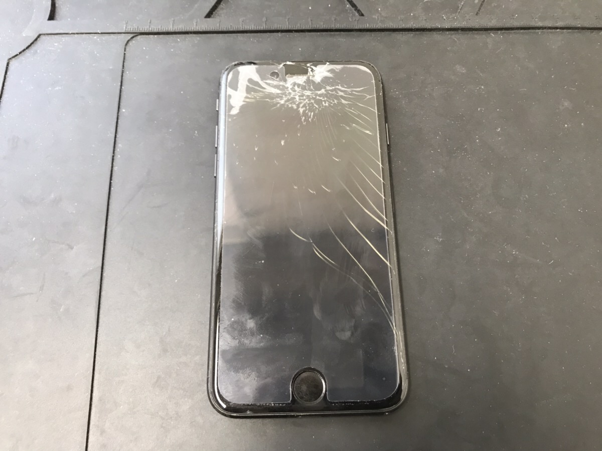 iPhone8の画面割れ修理もお任せ下さい！ | 鹿児島のiPhone修理なら