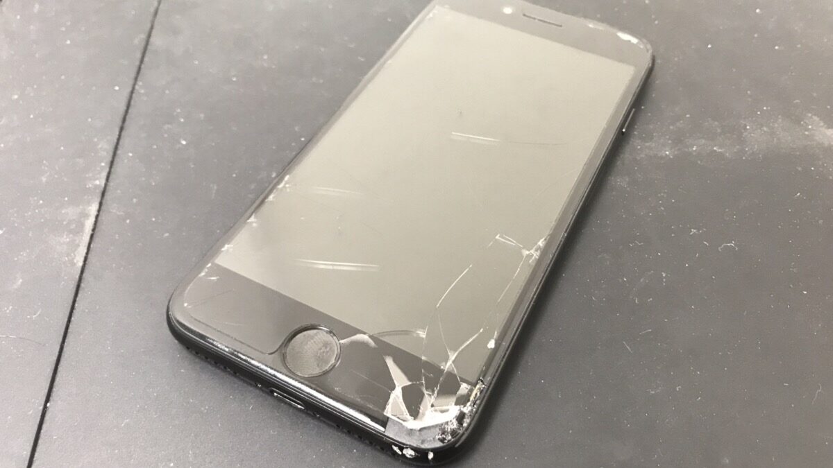 【最安値】iPhone7Plusのガラス割れ修理