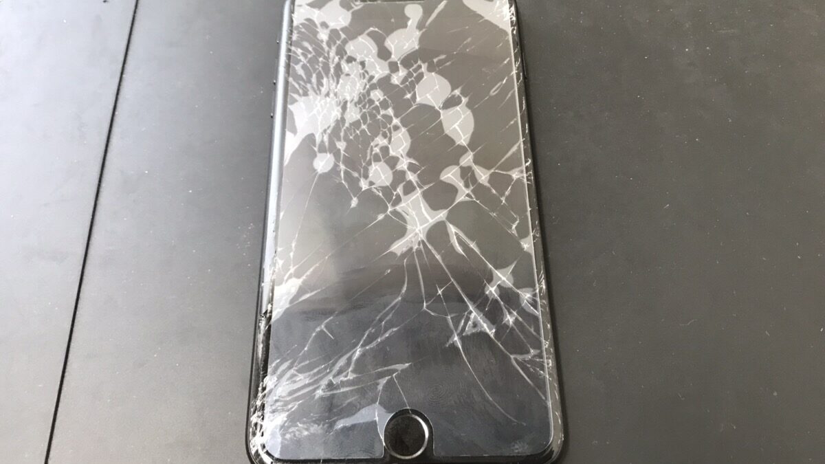 大きい画面のiPhone7Plusガラス割れ修理もお任せ下さい！