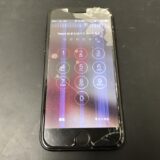 恐怖の青い縦線・・・iPhoneの液晶破損