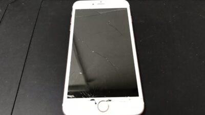 重度のiPhone6s画面割れ修理