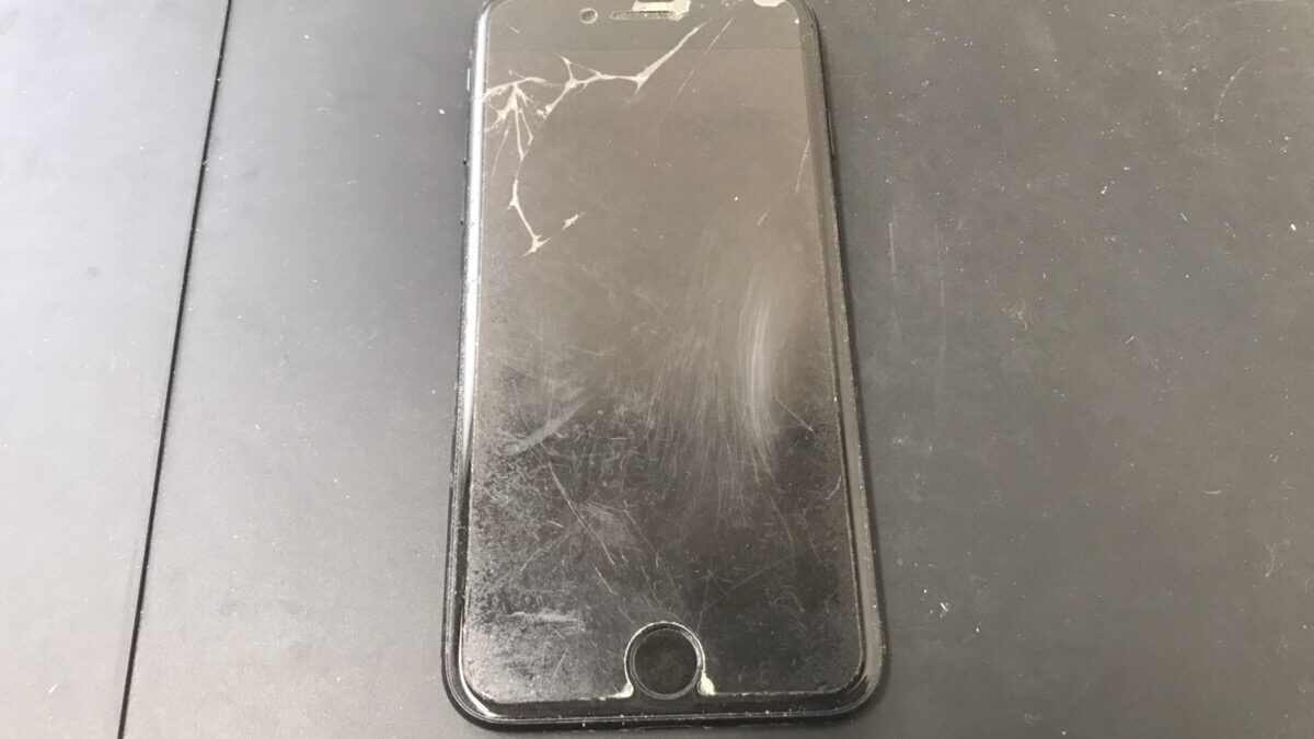 iPhone7Plusのガラス割れ修理