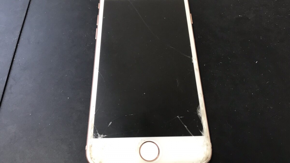 【ガラス割れ】最近増えてきたiPhone8の修理依頼について