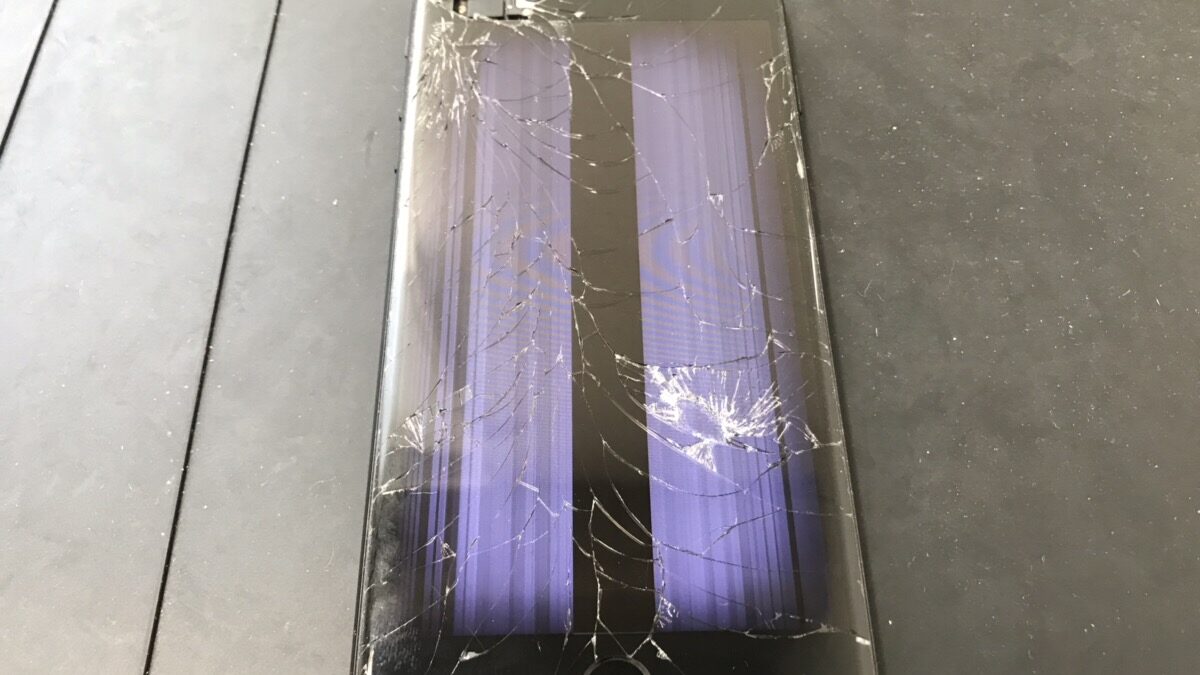 【iPhone7】液晶が壊れて映らなくなってしまった！データが無事か心配…