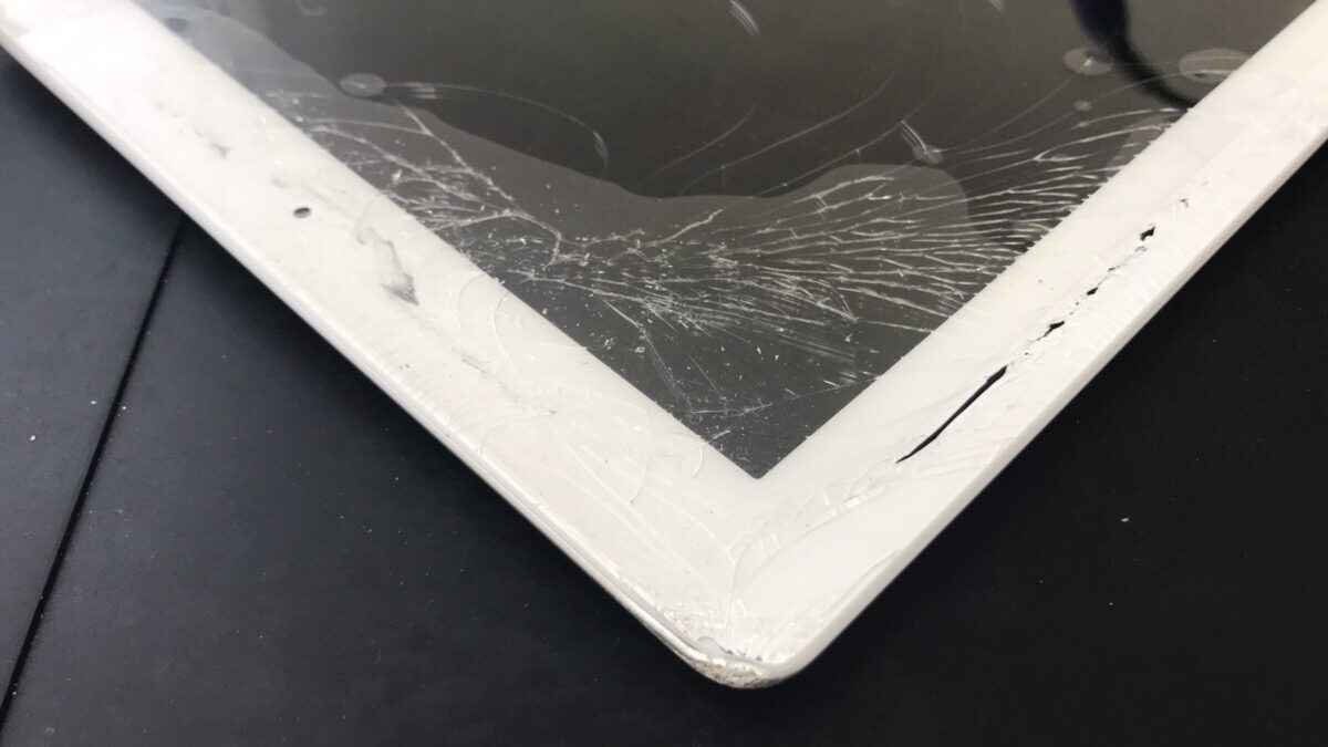 当店はiPhoneだけじゃない！iPad4のガラス割れ修理も即日対応！