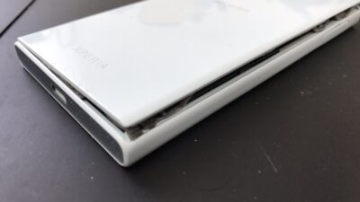【XPERIA X Compact】バックパネルが浮いてくる原因はバッテリーの膨張？