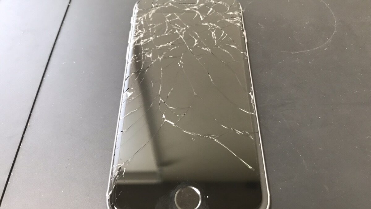 【即日対応】iPhoneの画面割れ修理がたったの15分で！？