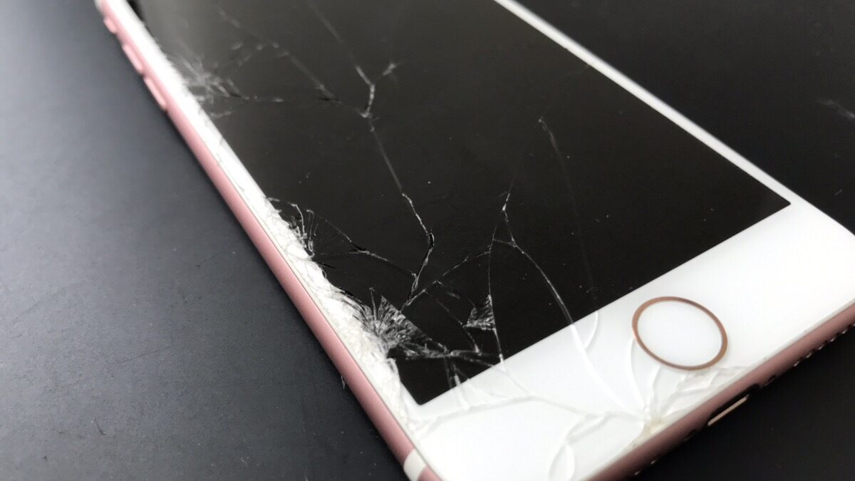 最安値でiPhone7の画面割れ修理ができるクイックリペアプラス鹿児島店