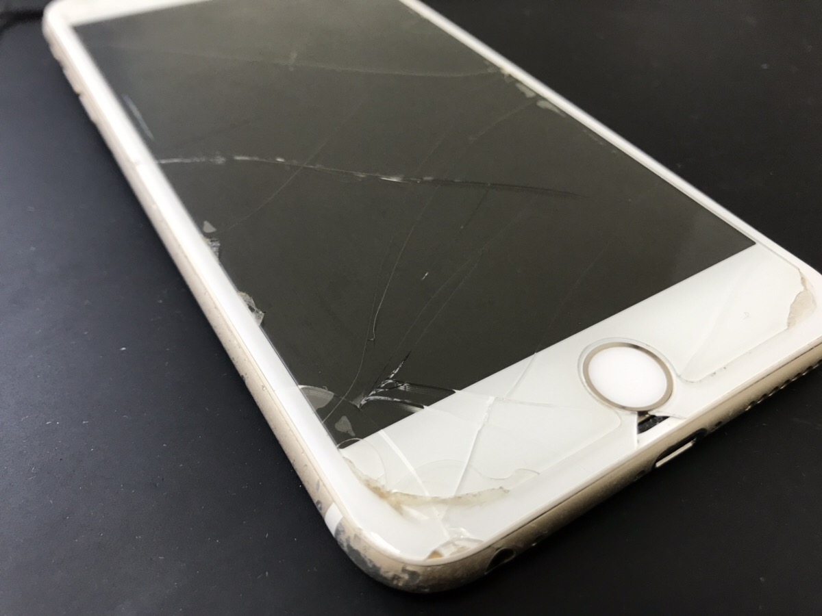 【iPhone6Plus】ホームボタン周辺のガラス割れは危険！？