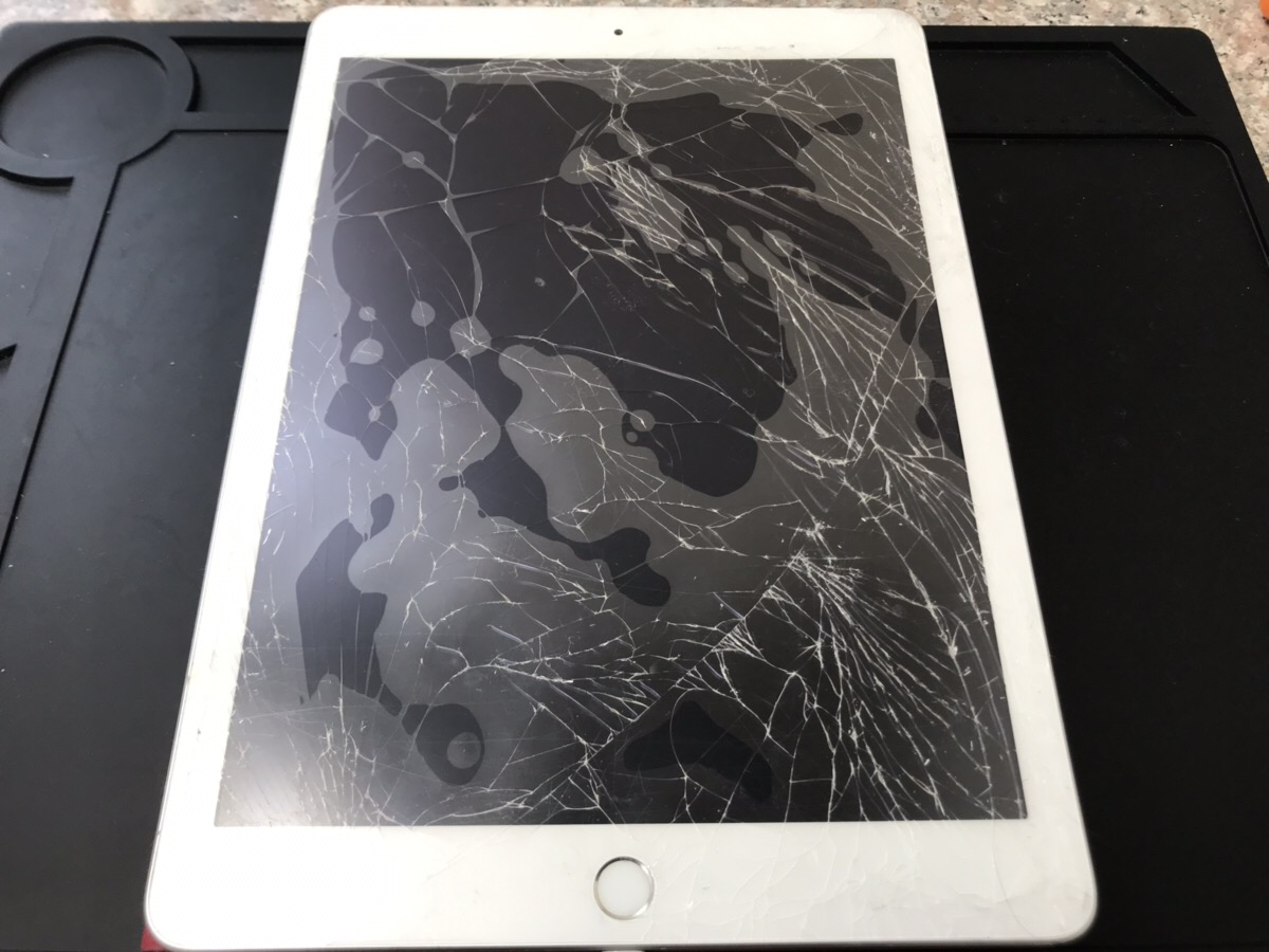 iPad 第5世代の画面割れも即日で修理ができる！？クイックリペアプラス鹿児島店へお任せ！