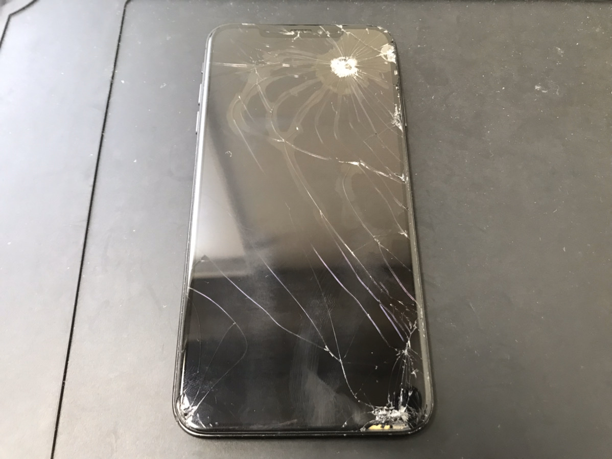 iPhoneXSMaxの画面割れ修理もクイックリペアプラス鹿児島店で即日修理！