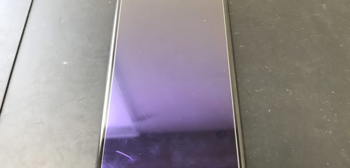 液晶が映らないiPhoneXSの画面