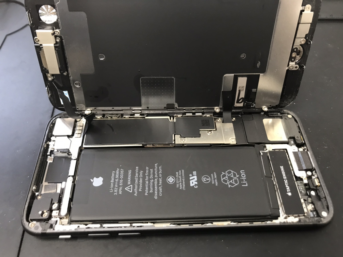 iPhone8の画面割れを修理すると防水機能はなくなる？