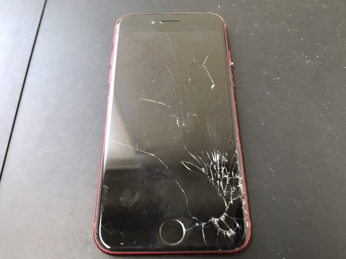 【iPhone】画面が割れた時、どこで修理するべき？