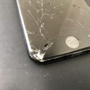 修理前のiPhone7Plus