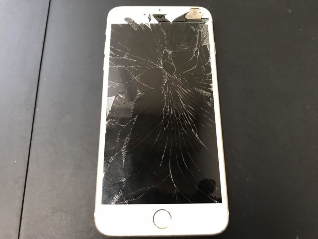 修理前のiPhone6Plus