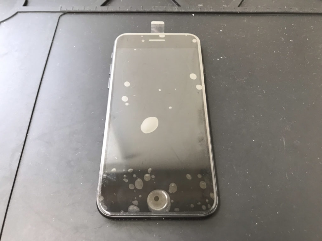 画面修理後のiPhone8
