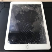 修理前のiPad第7世代