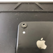 カメラレンズ修理前のiPhoneXR