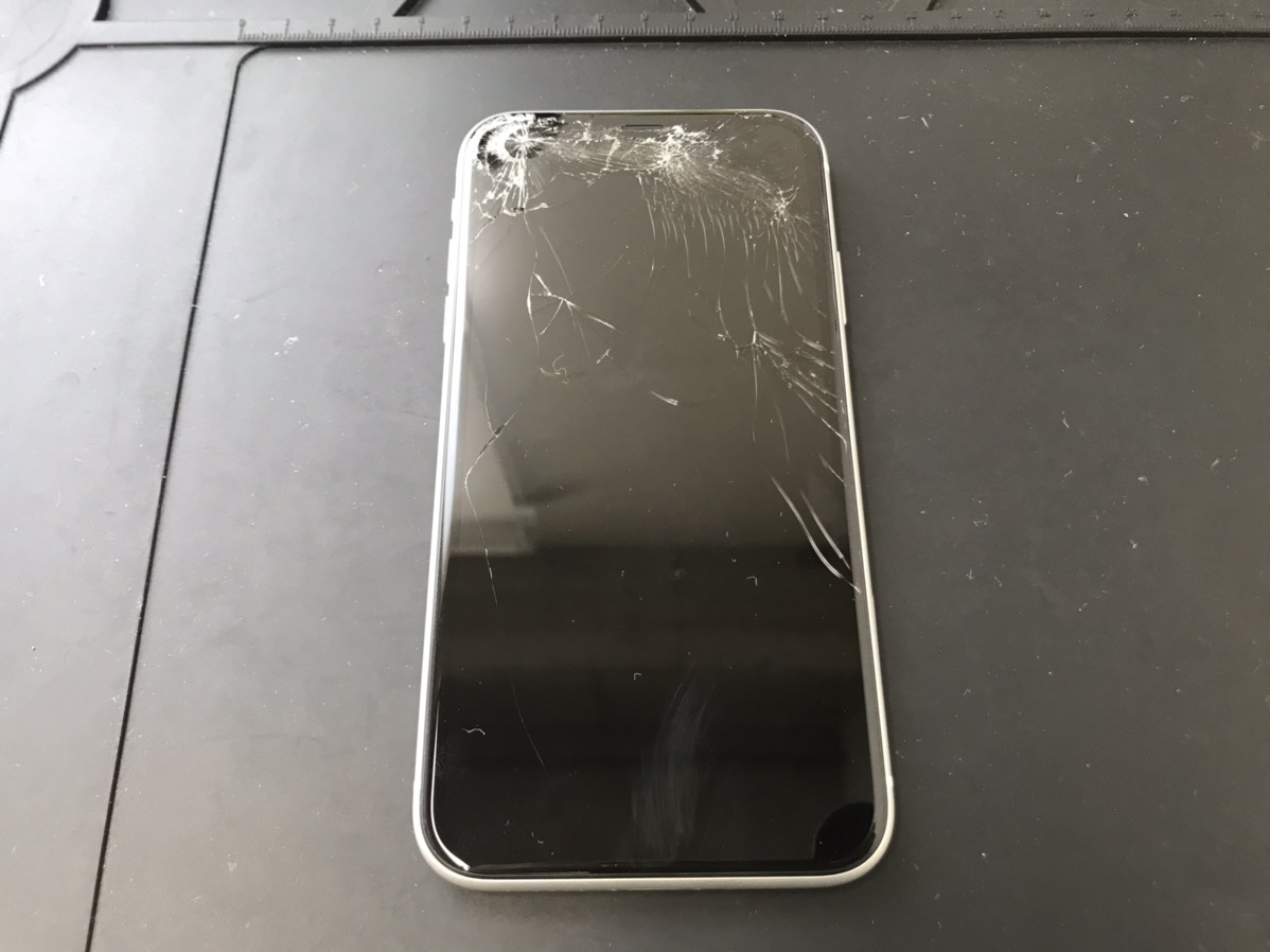 iPhone11の画面割れ修理も最安値で即日修理！