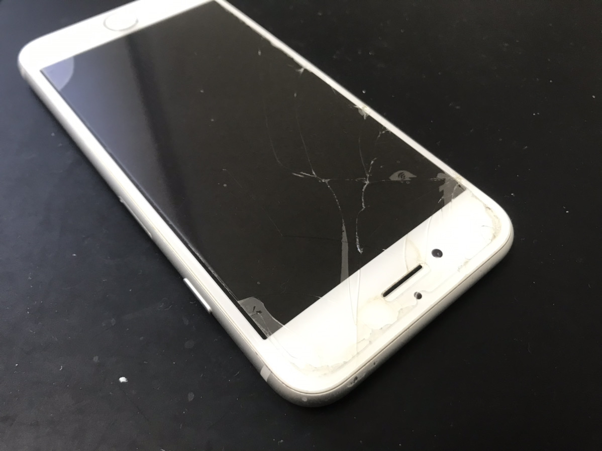 ガラス割れのiPhone8を地域最安値で修理するには！？