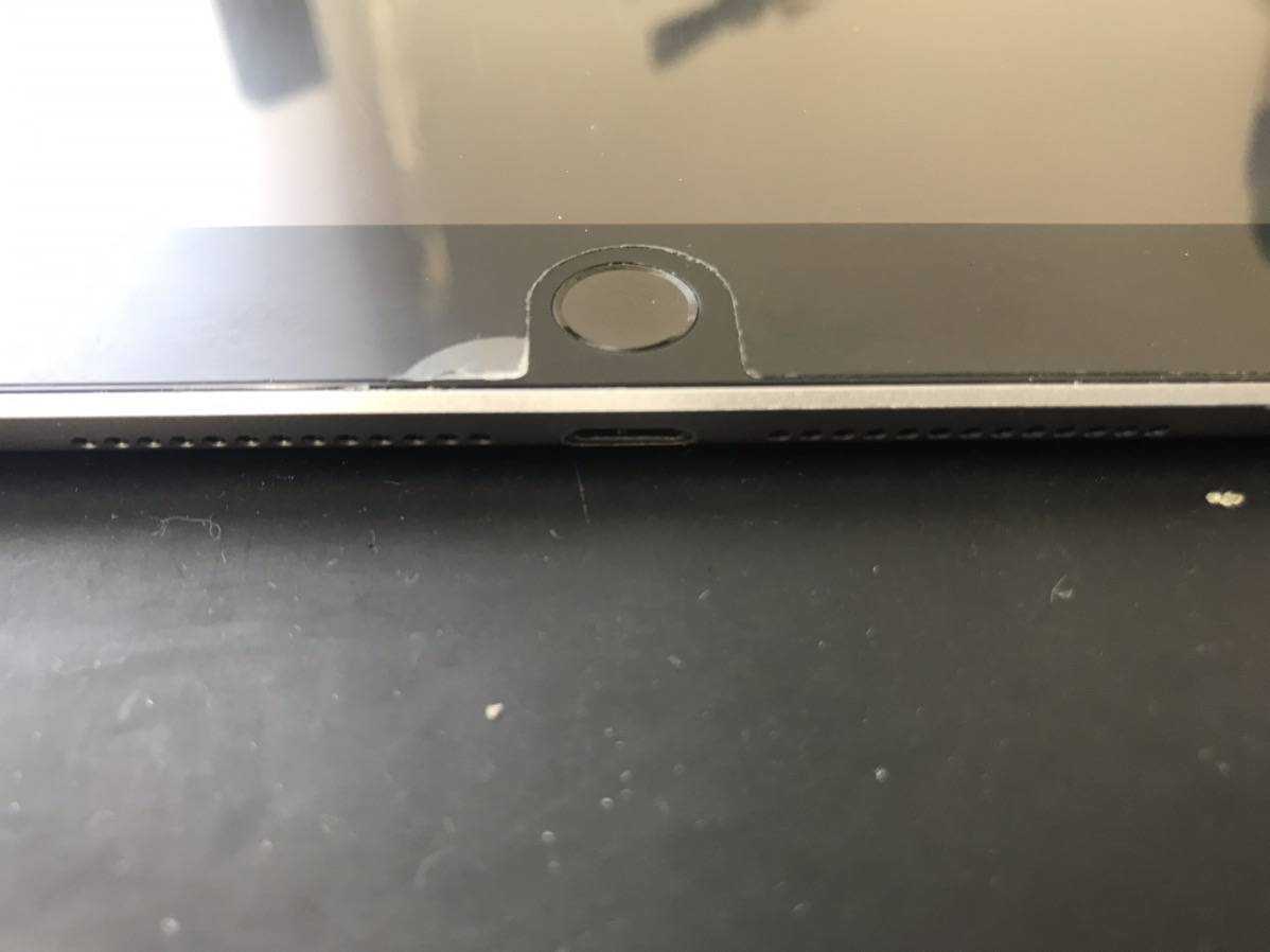 充電ができなくなったiPad第6世代の修理 – 【最安値】iPhone修理の 