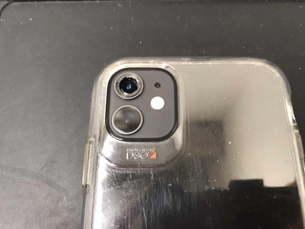 カメラレンズ修理前のiPhone11