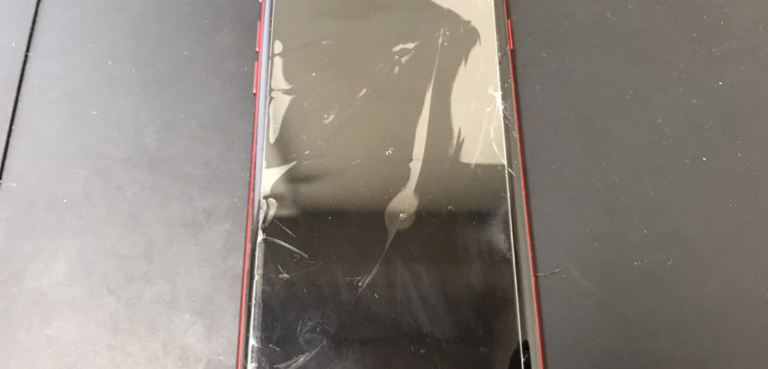 画面修理前のiPhone7(PRODUCT)RED