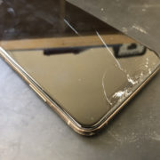 画面修理前のiPhoneXSMax