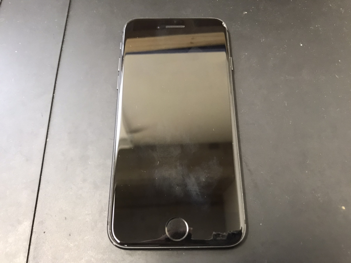 自分でiPhone8のバッテリー交換を試みたが失敗… – 【最安値】iPhone修理のクイックリペアプラス鹿児島店