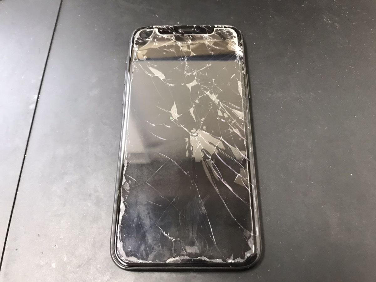 【ガラス割れ修理】iPhone11Proの画面が粉々に！？