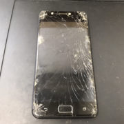 画面修理前のZenfone4Max