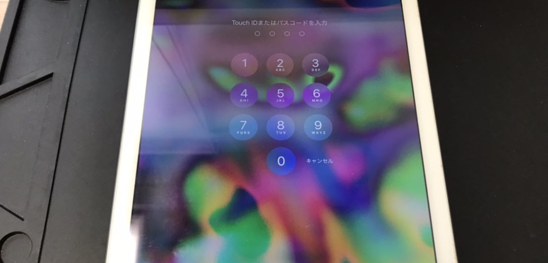 液晶修理前のiPad Air2