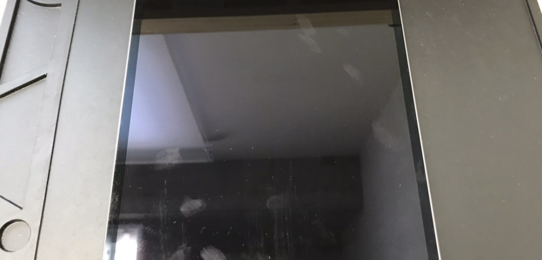 液晶修理前のiPad Pro10.5