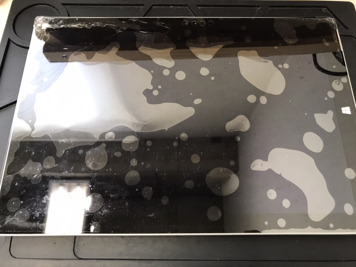 【SurfacePro3】画面が割れて誤作動まで起きている