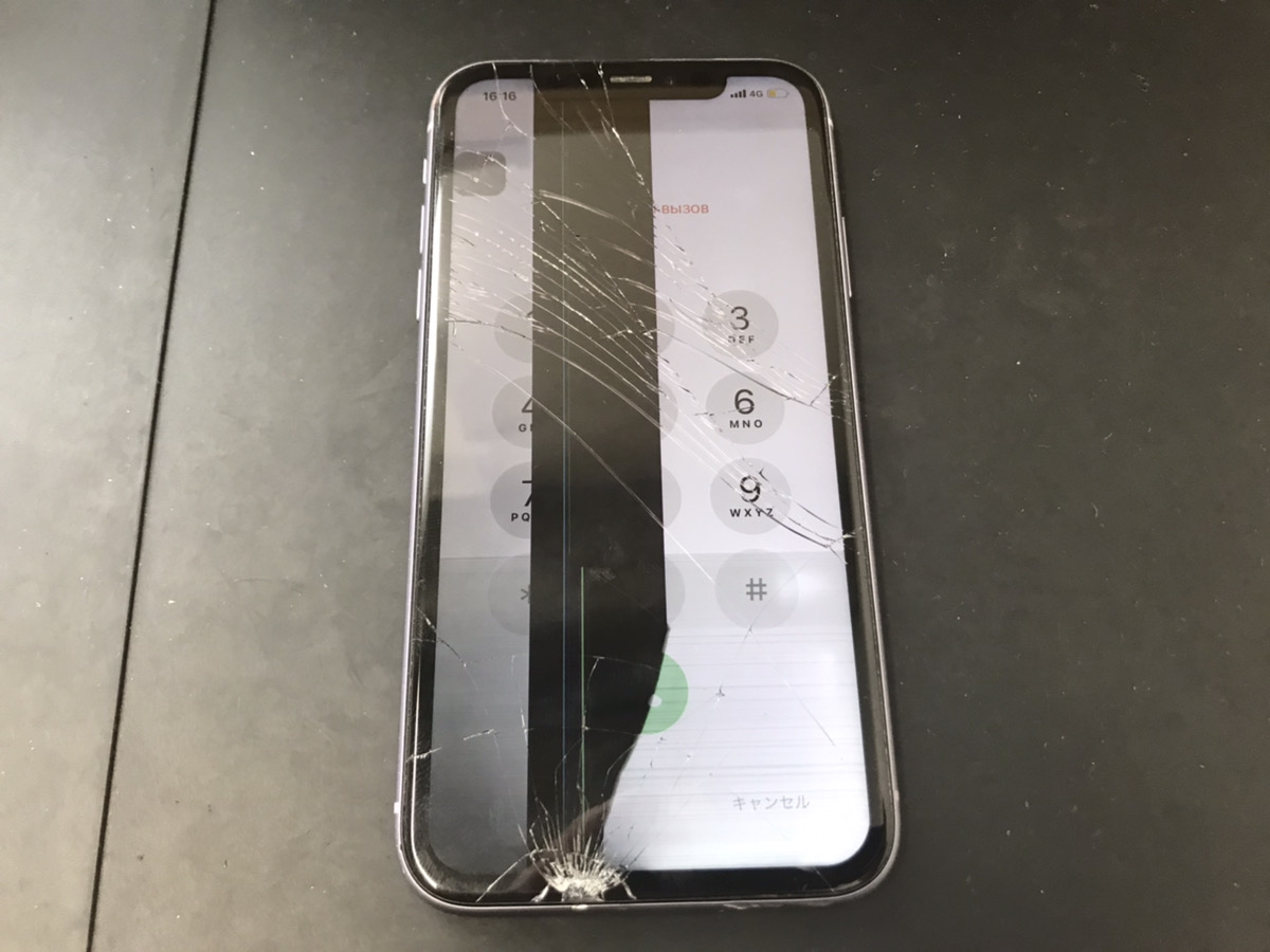 液晶まで壊れたiPhone11はクイックリペアプラス鹿児島店へ！