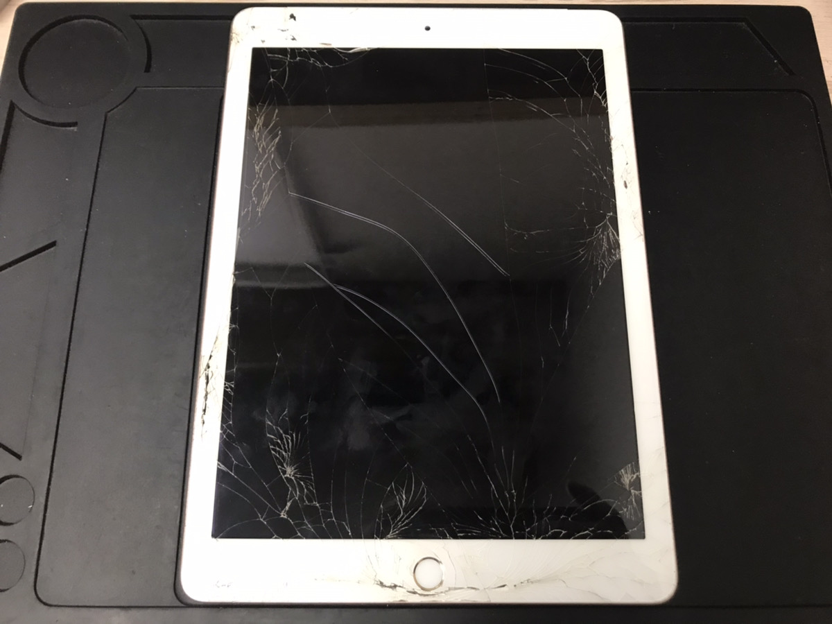iPad（第6世代）のガラス割れも即日修理できます！