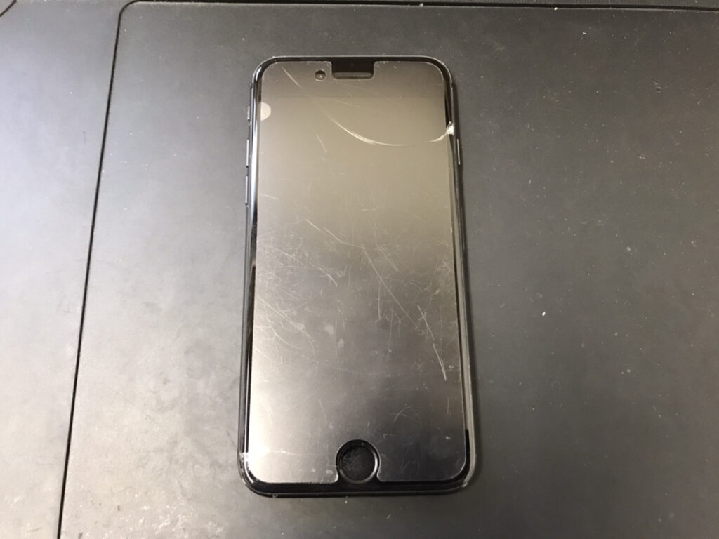 画面修理前のiPhone8