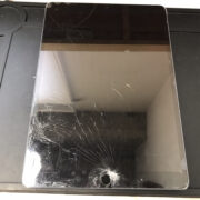 画面修理前のiPad Pro10.5