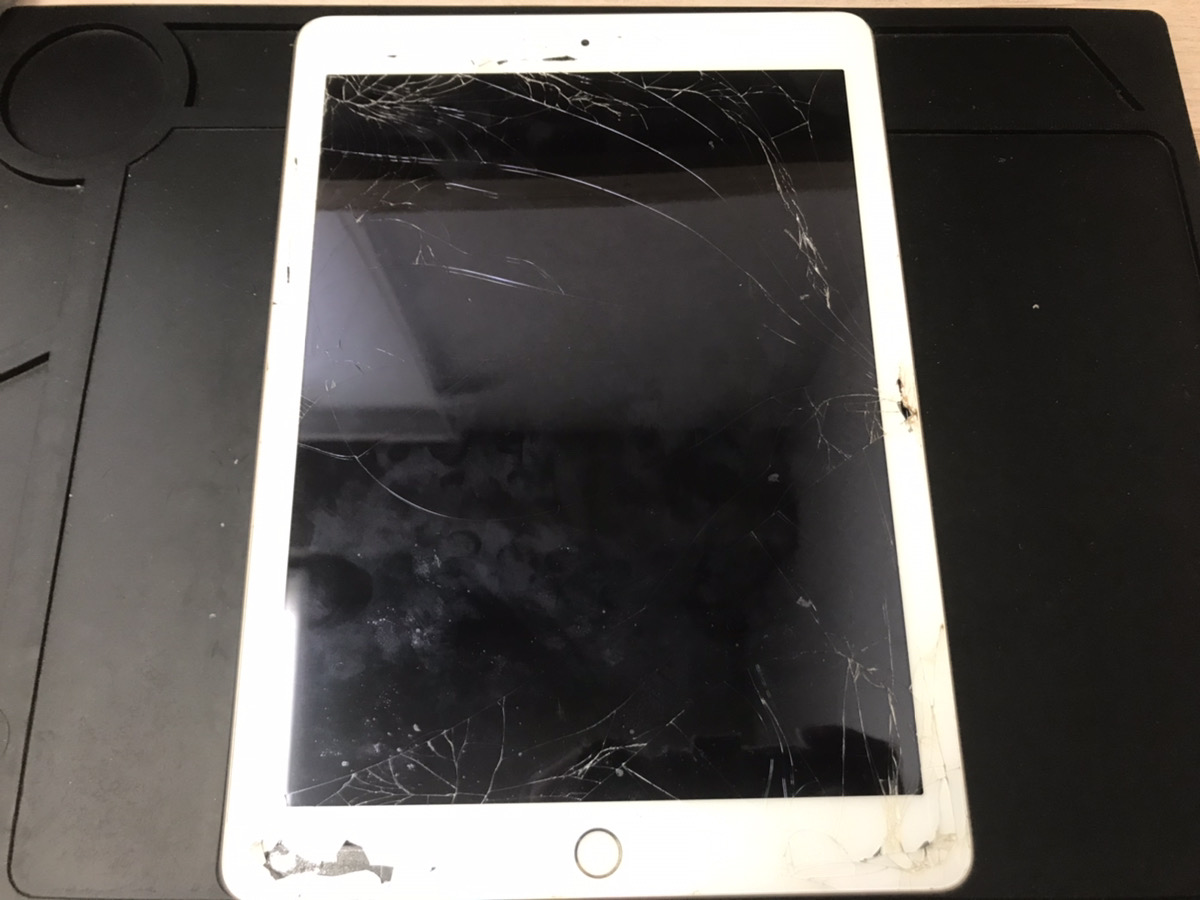 【iPad5】画面がバキバキに割れていても最短1時間の即日修理