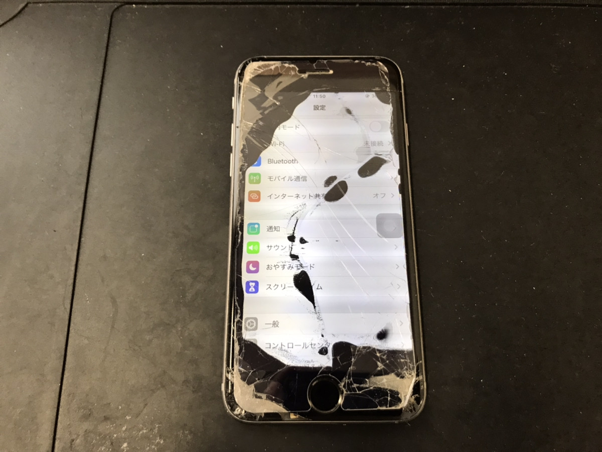 iPhone6sの画面割れで徐々に広がってきた『液晶漏れ』が怖い…