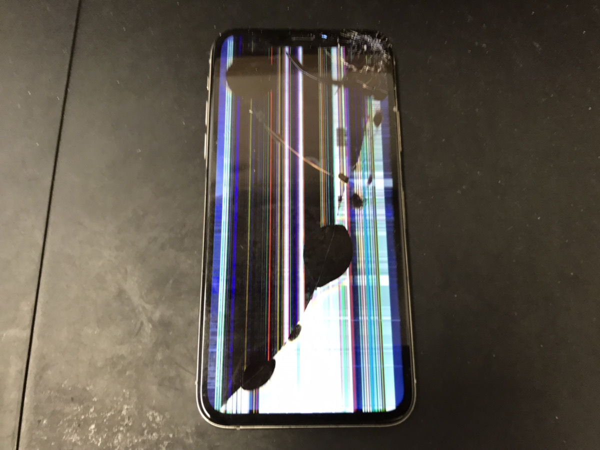 【iPhoneXS液晶破損修理】あと少しでデータを失ってしまう恐れが！？