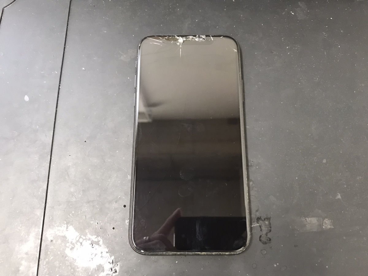 【iPhoneX画面割れ修理】これは軽度？重度？