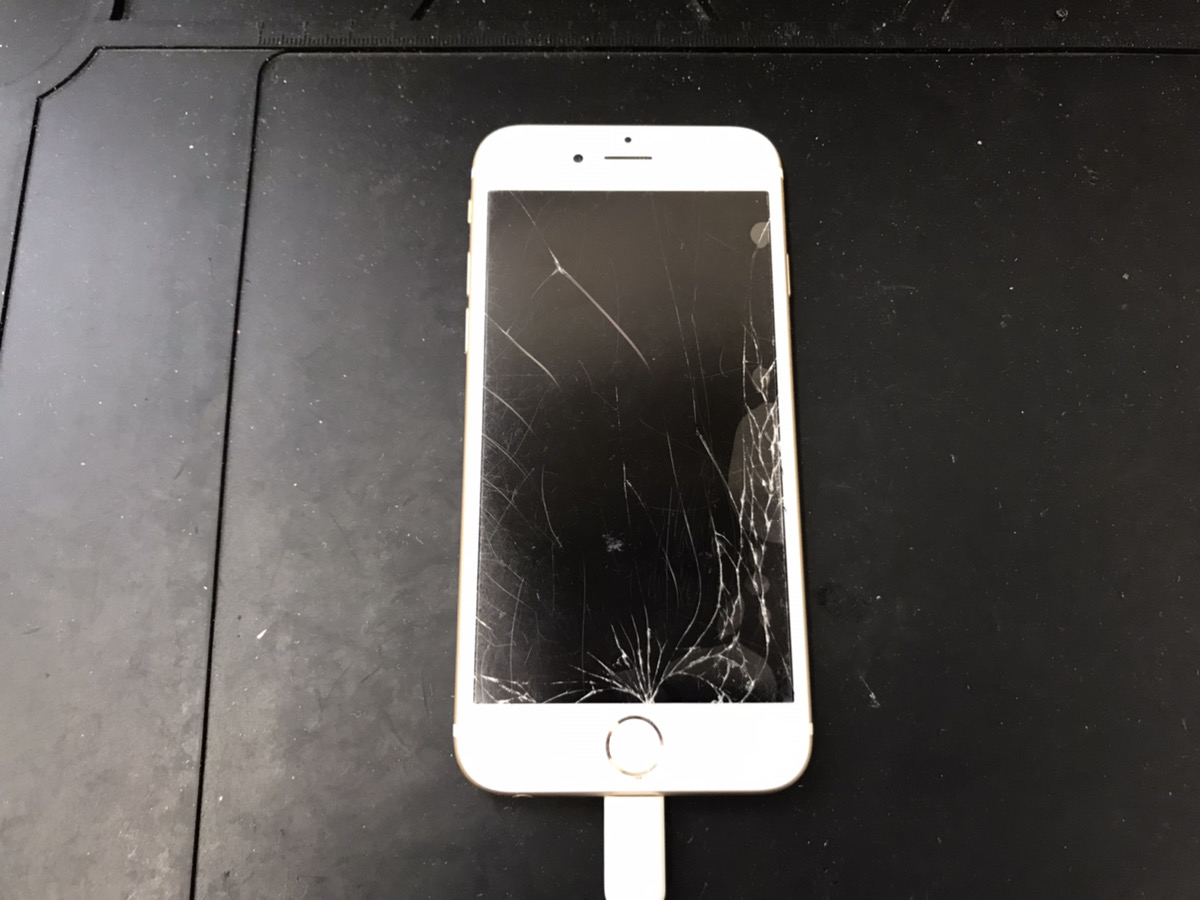 iPhone6sが起動しなくなった原因は「画面割れ？」「バッテリー？」